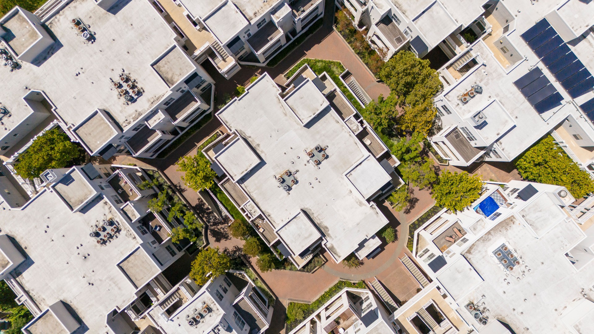 Modern wealthy apartment complex with eco friendly features in Santa Clara, Cupertino in California